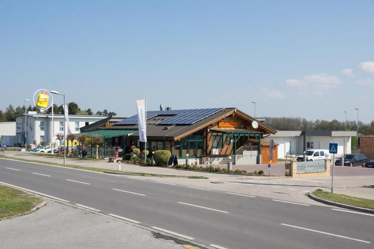 Gaestehaus-Bernstein Motel Marchegg Eksteriør bilde